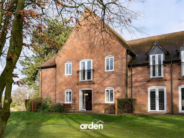 Flat for sale in Bromsgrove, Worcestershire
