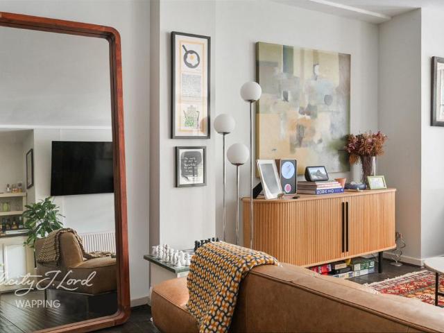 Flat for sale in St. George in the East, Whitechapel