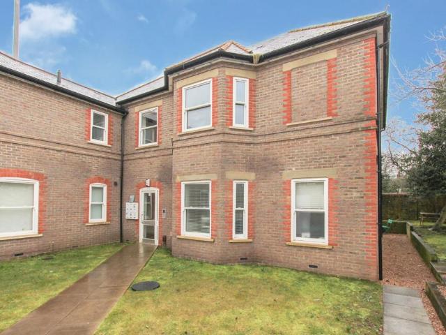 Flat for sale in North Watford, Watford