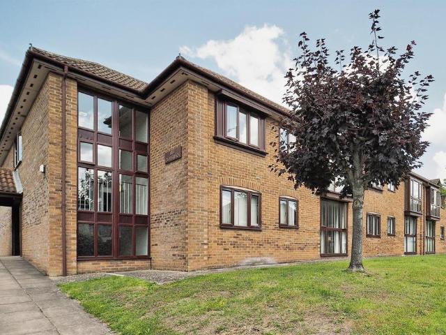 Flat for sale in Amesbury