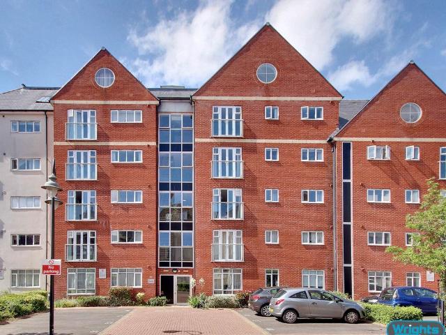 Flat for sale in Trowbridge