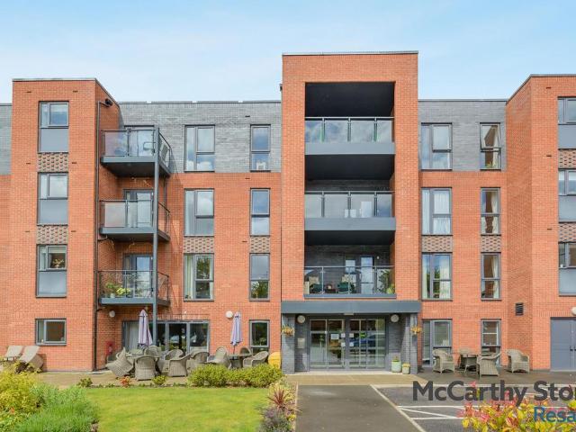 Flat for sale in Lichfield, Boley Park
