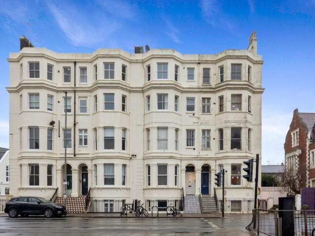 Flat for sale in Aldrington