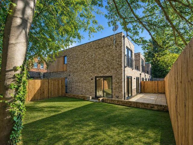 Flat for sale in High Field, York
