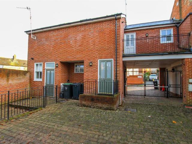 Flat for sale in Pleasant Valley, Duton Hill