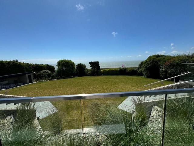 Flat for sale in Folkestone, Seabrook