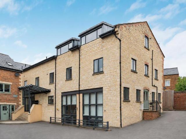 Flat for sale in Selsley, School House