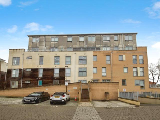 Flat for sale in Colindale, Greater London