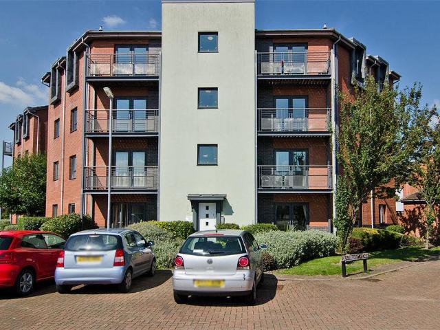 Flat for sale in Stowe, Lichfield