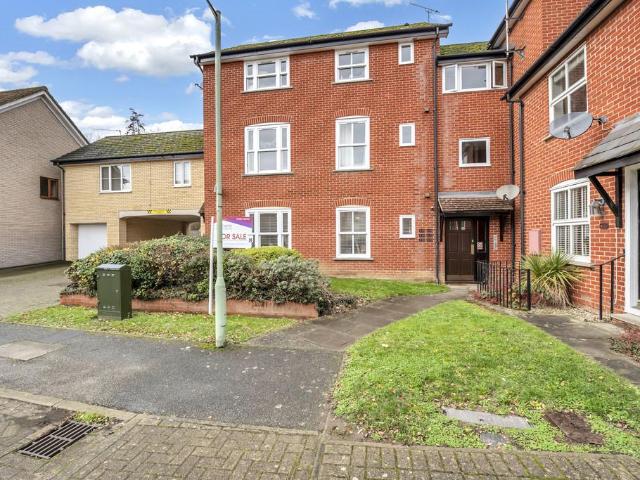 Flat for sale in Chedburgh, Suffolk