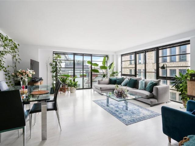 Flat for sale in Barnsbury, Greater London