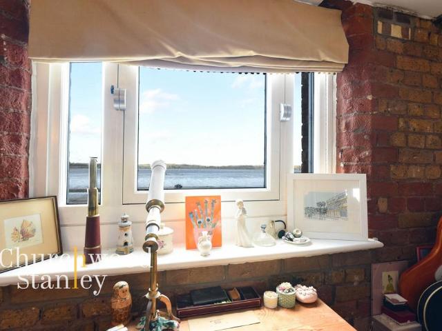 Flat for sale in Mistley, Dale Hill