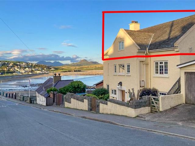 Flat for sale in Criccieth