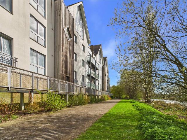 Flat for sale in Chelmondiston, Suffolk