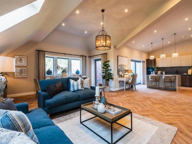 Flat for sale in Dore, South Yorkshire