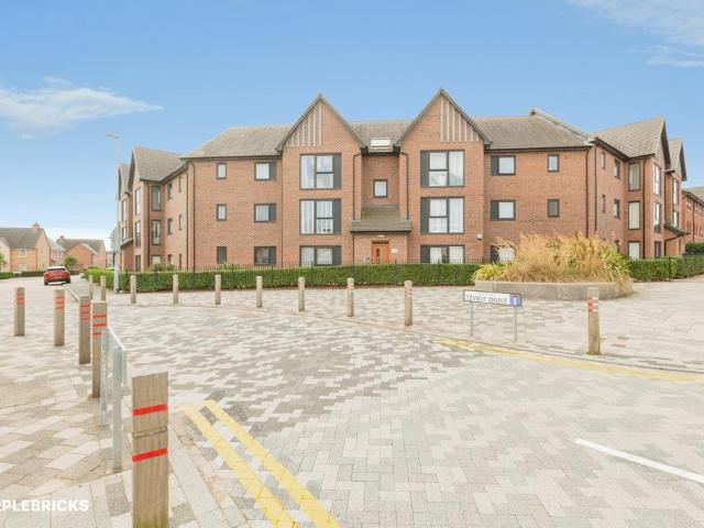 Flat for sale in Lubbesthorpe, Pinfold