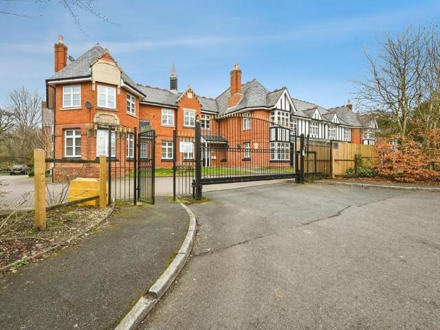 Flat for sale in Knowsley