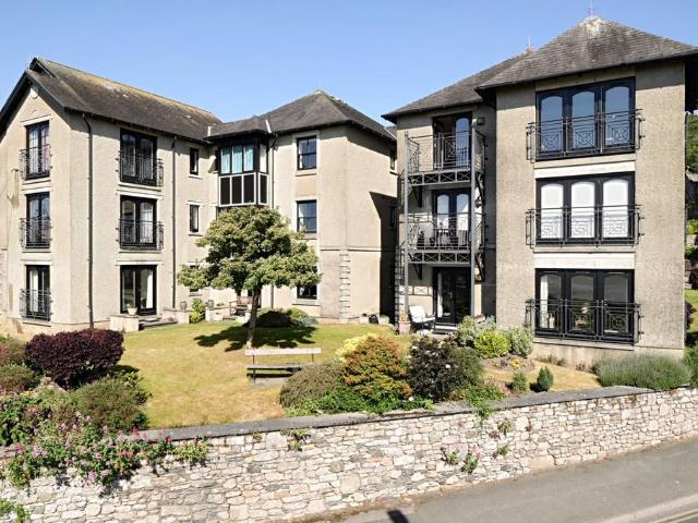 Flat for sale in Grange-over-sands