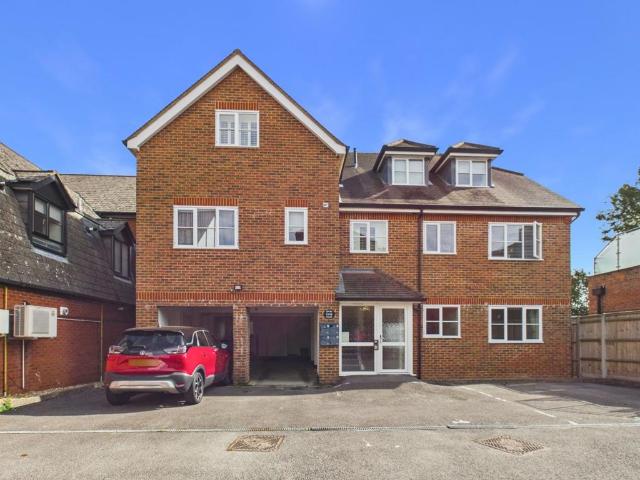 Flat for sale in Stoney Green, Prestwood