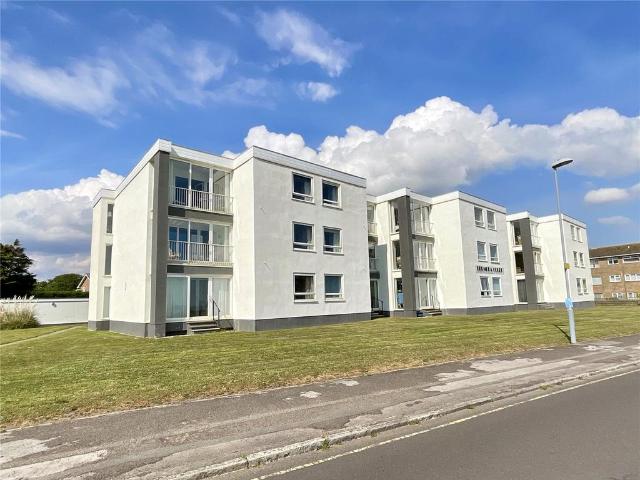 Flat for sale in Highcliffe