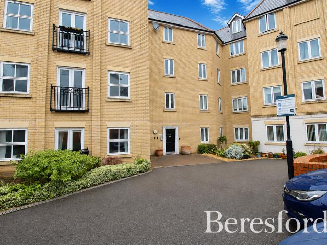Flat for sale in Fordham Heath, Essex