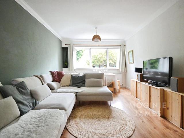 Flat for sale in Plasnewydd, Falcon Lodge