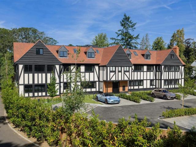 Flat for sale in Blackhills, Surrey