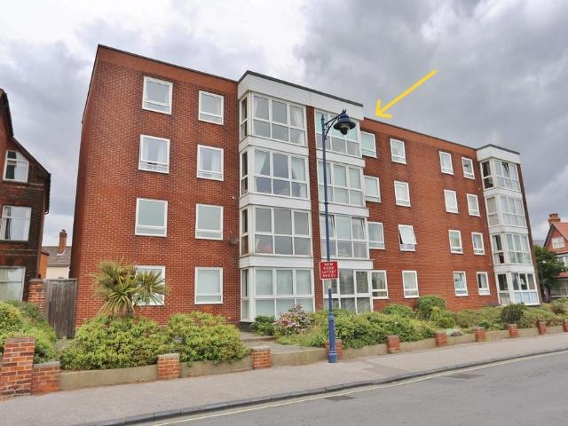 Flat for sale in Walton, Eastbridge