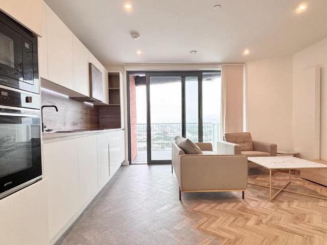 Flat for sale in Bromley-by-Bow, Poplar Grove