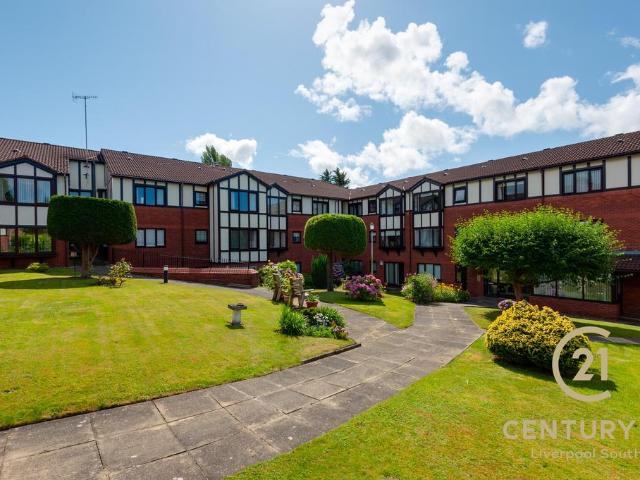 Flat for sale in Woolton, Calderstones