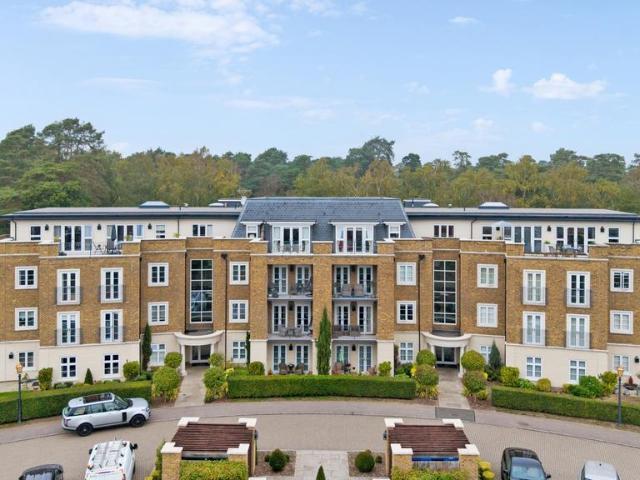 Flat for sale in Martin's Heron, Winkfield