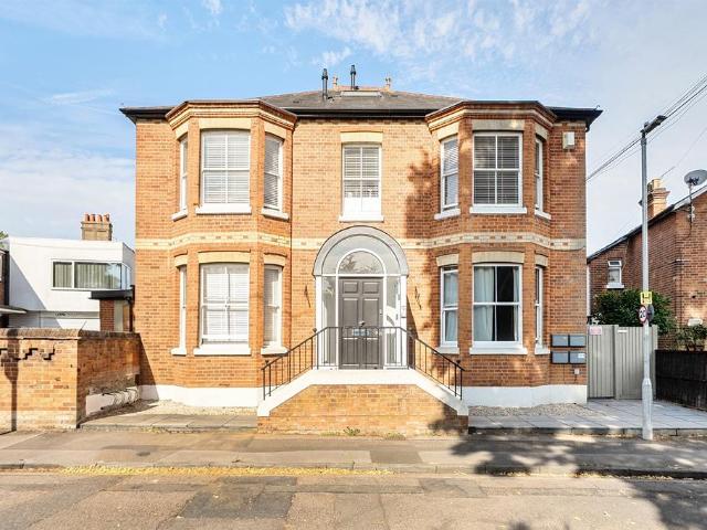 Flat for sale in Maidenhead