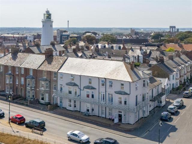 Flat for sale in Eastbridge, Suffolk