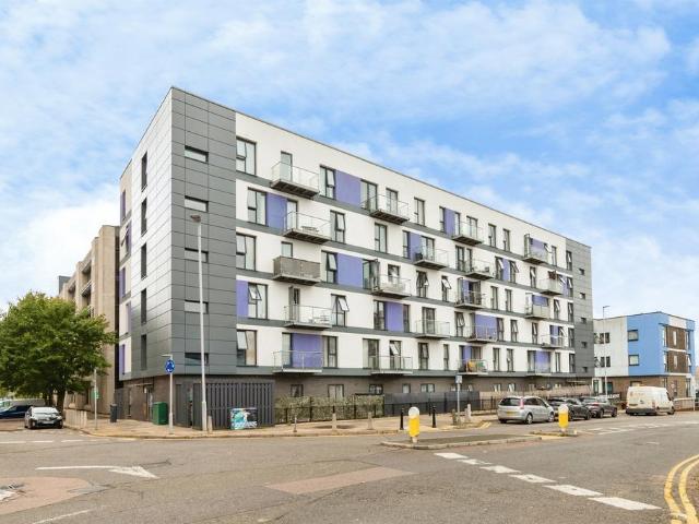 Flat for sale in Old Town, Stevenage