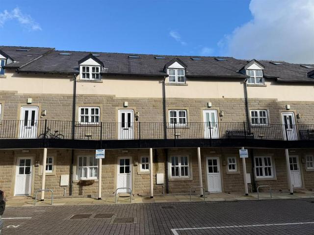 Flat for sale in Ramsbottom, Bury
