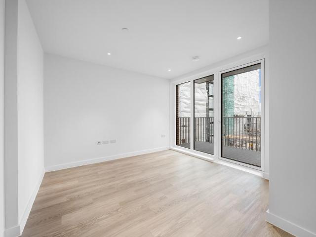 Flat for sale in London Borough of Ealing, Cat Hill