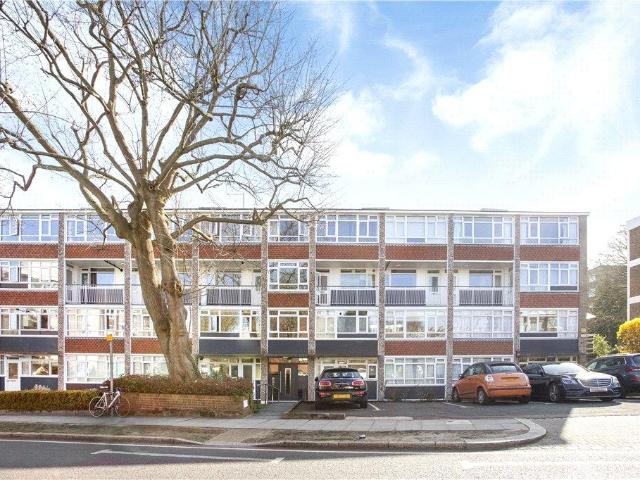 Flat for sale in Putney, Greater London