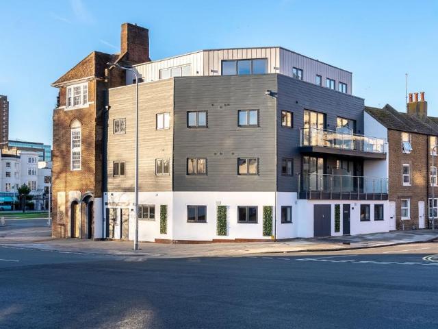 Flat for sale in Round Hill, Brighton & Hove