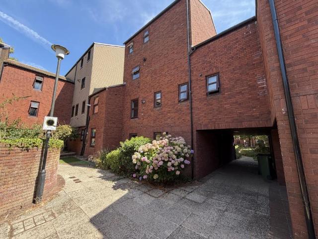 Flat for sale in Watergate, Devon