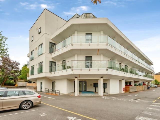 Flat for sale in Three Bridges, Glynde
