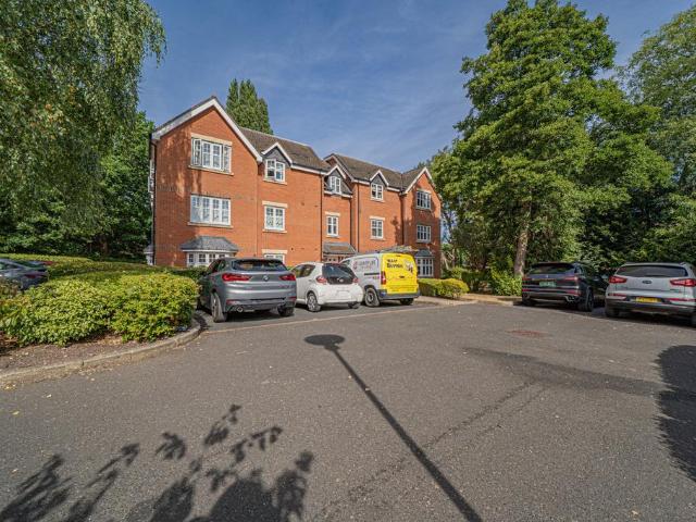 Flat for sale in Solihull, West Midlands