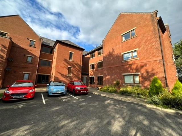 Flat for sale in Bolton, Astley Bridge