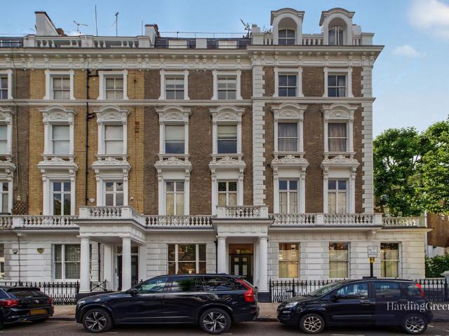 Flat for sale in Notting Hill, Greater London