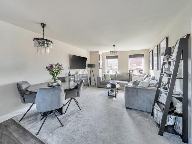 Flat for sale in Kingsbrook, Buckinghamshire