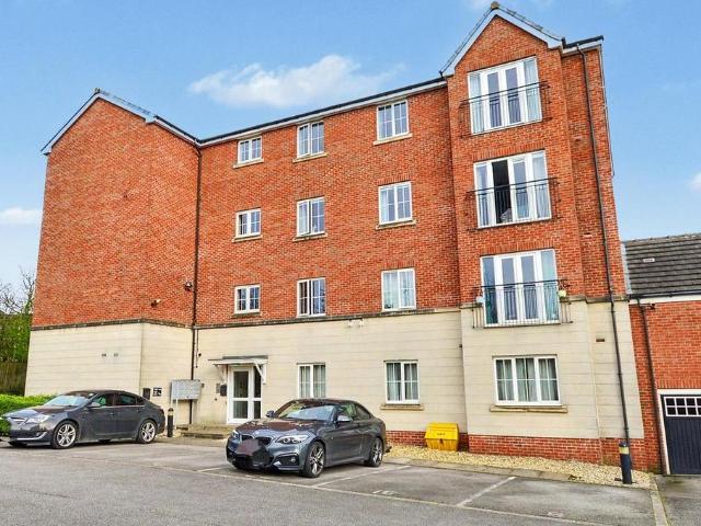 Flat for sale in Thorpe, West Yorkshire