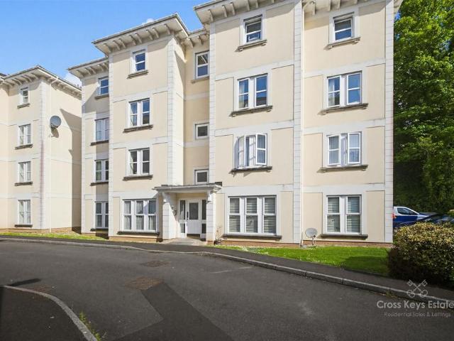 Flat for sale in Mount Wise