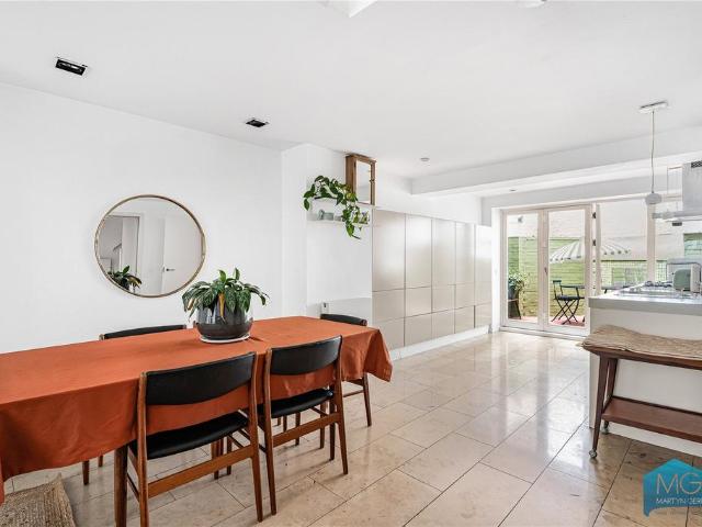 Flat for sale in Tufnell Park, Greater London