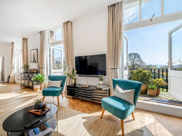Flat for sale in Littlecote, West Sussex