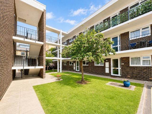 Flat for sale in Moulsham, Chelmsford
