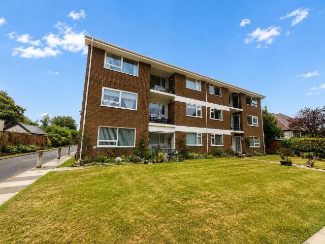 Flat for sale in Meols Cop, Southport